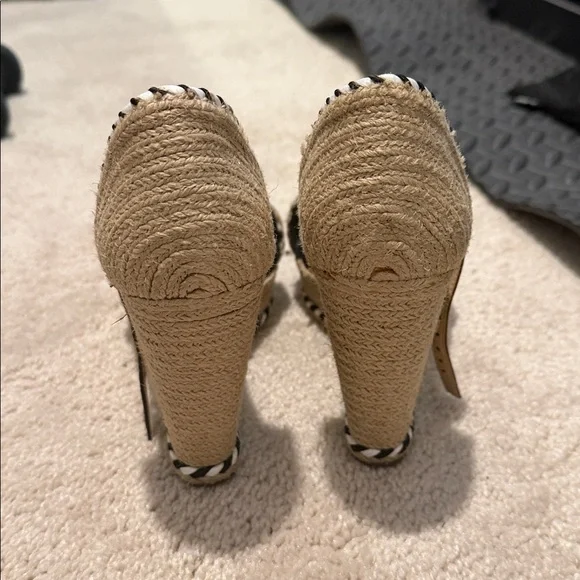 ANTONIO MELANI Black and Tan Woven Wedges - Picture 5 of 7